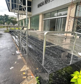 Đá đen nhiệt đới